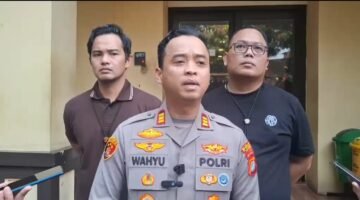 Foto: Kapolsek Tambora AKP Wahyu Hidayat saat memberikan keterangan terkait pengungkapan kasus pencurian sepeda motor di kawasan Jalan Pekapuran, Tambora, Jakarta Barat.