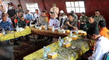 Badan Gizi Nasional (BGN) menghentikan sementara operasional Satuan Pelayanan Pemenuhan Gizi (SPPG) Batang Bawang Bawang, Kabupaten Batang, Jawa Tengah, setelah 219 penerima manfaat Program Makan Bergizi Gratis (MBG) mengalami gangguan kesehatan pada 23 September 2026.