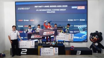 Muhammad FA Wibowo (merah), finish pertama di IAME Series Asia 2026 di Malaysia. (Foto: Ist )