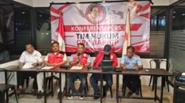 Foto: Tim Hukum DPP Barisan Relawan Jokowi Presiden (BARA JP) menggelar konferensi pers terkait catatan hukum atas Permohonan PHPU Nomor 01/PHPU.PRES-XXIV/2026 di Jakarta Selatan