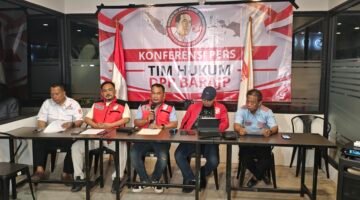 Foto: Tim Hukum DPP Barisan Relawan Jokowi Presiden (BARA JP) menggelar konferensi pers terkait catatan hukum atas Permohonan PHPU Nomor 01/PHPU.PRES-XXIV/2026 di Jakarta Selatan