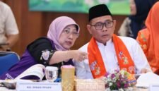 Foto: Wali Kota Administrasi Jakarta Pusat Arifin saat mengikuti penilaian Posyandu Bidang Kesehatan Berprestasi Tingkat Nasional 2026 secara daring di Kantor Wali Kota Jakarta Pusat, Jumat (25/9/2026).