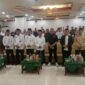 Foto: Ketua PWI Jaya, KesitB Handoyo bersama sejumlah pejabat Pemerintah Kota Administrasi Jakarta Selatan bersama pengurus dan anggota PWI Pokja Wali Kota Jakarta Selatan berfoto bersama usai kegiatan peringatan Maulid Nabi Muhammad SAW di Ruang Dirgantara, Kantor Wali Kota Jakarta Selatan, Jumat (25/9/2026). 