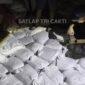 Upaya pengiriman komoditas timah ilegal antarpulau kembali digagalkan. Satuan Lapangan (Satlap) Tri Cakti berhasil mengamankan 1,5 ton pasir timah kering yang disembunyikan di balik muatan sagu di Kota Pangkalpinang, Sabtu (26/9/2026).