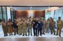 Foto: Pengurus dan anggota Pokja PWI Wali Kota Jakarta Timur bersama jajaran Pemerintah Kecamatan Kramat Jati berfoto bersama usai audiensi di Kantor Kecamatan Kramat Jati, Jakarta Timur, Senin (28/9/2026).