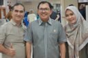 Foto: Sudirman Sulaiman atau Haji Ninong berfoto bersama Prof. Dr. dr. Terawan Agus Putranto dan pendampingnya usai menjalani rangkaian imunoterapi tahap kedua di RSPAD Gatot Soebroto, Jakarta, Senin (28/9/2026).