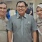 Foto: Sudirman Sulaiman atau Haji Ninong berfoto bersama Prof. Dr. dr. Terawan Agus Putranto dan pendampingnya usai menjalani rangkaian imunoterapi tahap kedua di RSPAD Gatot Soebroto, Jakarta, Senin (28/9/2026).
