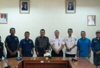 Foto: Jajaran Kelompok Kerja (Pokja) PWI Wali Kota Jakarta Timur berfoto bersama jajaran Kecamatan Jatinegara usai menggelar audiensi di Kantor Kecamatan Jatinegara, Jakarta Timur.