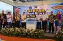 Foto: Sejumlah pejabat, pelaku usaha, dan perwakilan komunitas ikan hias berfoto bersama seusai pembukaan Gebyar Edukasi Ikan Hias di PPISHP Perikanan Cengkareng, Jakarta Barat, Rabu (16/9/2026).