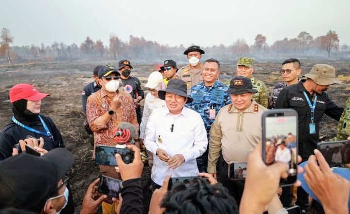 Foto: Polri Bersama Tim Gabungan Gunakan Cara Baru Hadapi Karhutla Gambut. (Dok: Istimewa)