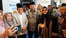 Pemerintah terus memperkuat ekosistem ekonomi syariah untuk mendorong pembangunan ekonomi yang inklusif dan berkeadilan sosial. Penguatan dilakukan melalui perluasan inklusi keuangan syariah, akses pembiayaan, pengembangan industri halal hingga optimalisasi potensi zakat, infak, sedekah, dan wakaf (ZISWAF).