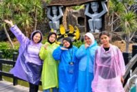 Foto: Suasana penuh keceriaan mewarnai perayaan ulang tahun Aeyra Shahira yang genap berusia 13 tahun, memilih merayakan hari istimewanya dengan cara yang berbeda, yakni menikmati berbagai wahana permainan di Dunia Fantasi (Dufan), Ancol, Jakarta, bersama teman-teman dekatnya, Minggu (13/9/2026). (Dok: Istimewa)