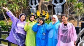 Foto: Suasana penuh keceriaan mewarnai perayaan ulang tahun Aeyra Shahira yang genap berusia 13 tahun, memilih merayakan hari istimewanya dengan cara yang berbeda, yakni menikmati berbagai wahana permainan di Dunia Fantasi (Dufan), Ancol, Jakarta, bersama teman-teman dekatnya, Minggu (13/9/2026). (Dok: Istimewa)