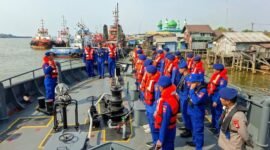 Foto: Kepolisian Negara Republik Indonesia (Polri) memperkuat operasi pencarian dan penyelamatan (Search and Rescue/SAR) terhadap KM Virgo Transport 8 yang dilaporkan hilang kontak. (Dok: Istimewa)