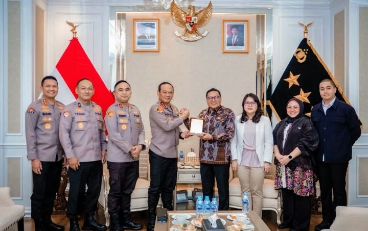 Foto: Kapolda Metro Jaya Komjen Pol. Asep Edi Suheri menerima audiensi jajaran pimpinan DPRD DKI Jakarta di Gedung Promoter Polda Metro Jaya, Selasa (15/9/2026). (Dok: Istimewa)