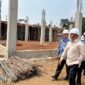 Walikota Depok Supian Suri (kedua dari kanan), Kamis (17/9/2026) meninjau pembangunan Puskesmas Pancoran Mas Baru, di Desa Pancoran Mas, Kecamatan Pancoran Mas, Depok. (Foto: hw)
