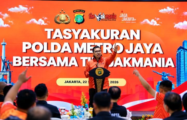 Foto: Ketua Umum The Jakmania, Aditya, dalam kegiatan tasyakuran bersama jajaran Polda Metro Jaya di Jakarta, Selasa (22/9/2026). (Istimewa)
