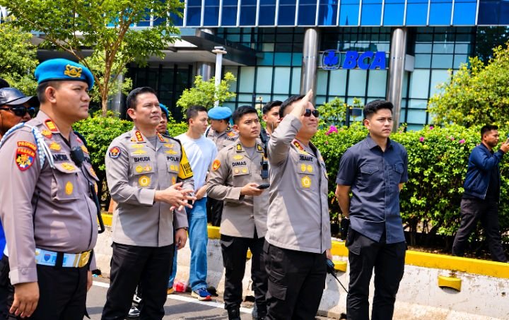 Foto: Rangkaian penyampaian aspirasi di sejumlah titik Jakarta pada Kamis (24/9/2026) berakhir tertib dan kondusif. Setelah kegiatan selesai, Polda Metro Jaya secara bertahap melakukan normalisasi arus lalu lintas agar mobilitas masyarakat kembali berjalan seperti biasa. (Istimewa)
