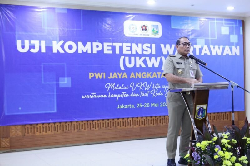 Foto: Wali Kota Administrasi Jakarta Pusat Drs.Arifin M A.P ketika membuka pelaksanaan UKW Angkatan ke-65 PWI Jaya, medio Mei 2026 lalu.