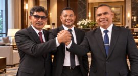 Foto: Tiga putra Amanatun, Dr. Marten Tualaka, S.H., M.Si., Roby Alunat, SE.MM., dan Wilber Petrus Ottu, S.H., menunjukkan komitmen bersama dalam memperkuat perjuangan pembentukan Kabupaten Amanatun sebagai Daerah Otonomi Baru (DOB).