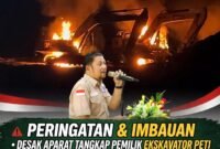 Foto: Tiga unit ekskavator yang diduga digunakan untuk aktivitas Pertambangan Tanpa Izin (PETI) dibakar warga di Desa Jambur Tarutung, Kecamatan Kotanopan, Kabupaten Mandailing Natal (Madina), Minggu (4/10/2026) dini hari.