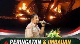 Foto: Tiga unit ekskavator yang diduga digunakan untuk aktivitas Pertambangan Tanpa Izin (PETI) dibakar warga di Desa Jambur Tarutung, Kecamatan Kotanopan, Kabupaten Mandailing Natal (Madina), Minggu (4/10/2026) dini hari.