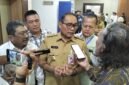 Foto: Wali Kota Jakarta Pusat Arifin memberikan keterangan kepada wartawan usai membuka Uji Kompetensi Wartawan (UKW) Angkatan ke-66 PWI Jaya di Kantor Wali Kota Administrasi Jakarta Pusat, Senin (5/10/2026).