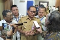Foto: Wali Kota Jakarta Pusat Arifin memberikan keterangan kepada wartawan usai membuka Uji Kompetensi Wartawan (UKW) Angkatan ke-66 PWI Jaya di Kantor Wali Kota Administrasi Jakarta Pusat, Senin (5/10/2026).