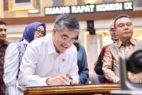 Rancangan Undang-Undang (RUU) tentang Pelindungan Ketenagakerjaan disepakati untuk dilanjutkan ke Pembicaraan Tingkat II setelah pemerintah menyatakan menerima hasil pembahasan bersama Komisi IX DPR RI.
