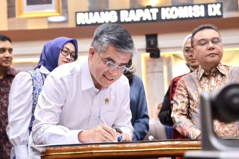 Rancangan Undang-Undang (RUU) tentang Pelindungan Ketenagakerjaan disepakati untuk dilanjutkan ke Pembicaraan Tingkat II setelah pemerintah menyatakan menerima hasil pembahasan bersama Komisi IX DPR RI.
