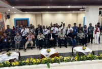 Direktur Uji Kompetensi Wartawan (UKW) PWI Pusat Dr. Aat Surya Safaat menutup pelaksanaan UKW PWI Jaya Angkatan ke-66, Selasa (6/10). UKW yang digelar sejak Senin (5/10) di Ruang Serbaguna Besar Wali Kota Administrasi Jakarta Pusat diikuti 21 peserta, dan hanya satu yang dinyatakan belum kompeten.