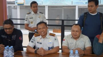 Di tengah derasnya sorotan publik terhadap lembaga pemasyarakatan, Lapas Kelas IIA Bekasi atau Lapas Bulak Kapal memilih membuka pintu bagi insan pers. Bukan sekadar memamerkan fasilitas, langkah ini menjadi kesempatan untuk menguji sejauh mana pelayanan, pembinaan, dan transparansi benar-benar berjalan.