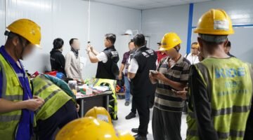 Direktorat Jenderal Imigrasi mengoptimalkan pemanfaatan teknologi digital untuk memperkuat pengawasan warga negara asing (WNA) dan penanganan pengungsi dari luar negeri. Upaya ini dilakukan melalui Aplikasi Pelaporan Orang Asing (APOA), Subject of Interest (SOI), serta pengembangan Aplikasi Penegakan Hukum Keimigrasian (APGAKUM) Pengungsi.