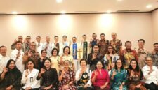 Foto: Panitia dan peserta persiapan kontingen Indonesia untuk Pèlerinage Militaire International (PMI) 2027 berfoto bersama usai rapat pleno dan Perayaan Ekaristi di Balai Kartini, Jakarta, Kamis (15/10/2026). 