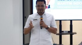 Foto: Pakar maritim DR. Capt. Marcellus Hakeng Jayawibawa menyampaikan pandangannya terkait keselamatan pelayaran dan penanganan krisis maritim. 
