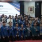 Foto: Mahasiswa Fakultas Hukum Universitas Diponegoro (UNDIP) berfoto bersama usai audiensi untuk mengawal implementasi Undang-Undang Perlindungan Pekerja Rumah Tangga (UU PPRT).