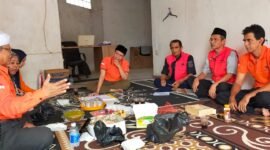 Foto: Jajaran pengurus Dewan Pimpinan Daerah (DPD) Partai Gerakan Rakyat (PGR) Kabupaten Sukabumi menggelar rapat konsolidasi internal di Kantor Sekretariat DPD PGR, Legos, Cicurug, Kabupaten Sukabumi.