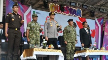 Foto: Sejumlah pejabat TNI, Polri, dan unsur pemerintah menghadiri kegiatan peringatan Sumpah Pemuda ke-98 Tahun 2026 di Kota Batam.