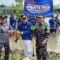 Foto: Lurah Pulau Untung Jawa, Muslim, bersama jajaran TNI Angkatan Laut dan peserta Pembinaan Pembentukan Karakter Maritim (PPKM TA 2026).