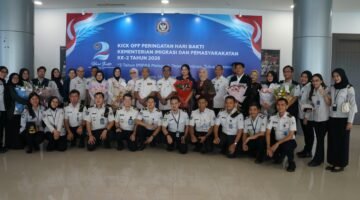 Momentum peringatan Hari Sumpah Pemuda ke-98, Rabu (28/10/2026), menjadi penanda penting bagi Kementerian Imigrasi dan Pemasyarakatan (Kemenimipas). Bertempat di Auditorium Prof. Dr. H. Muladi, S.H., Kampus Politeknik Imigrasi dan Politeknik Ilmu Pemasyarakatan (Poltek Imipas), kementerian tersebut melantik 28 pejabat pimpinan tinggi di lingkungan keimigrasian dan pemasyarakatan.