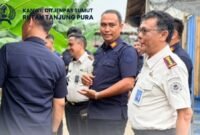 Foto: Kepala Kantor Wilayah Direktorat Jenderal Pemasyarakatan Sumatera Utara, Jalu Yuswa Panjang, didampingi Kepala Rutan Kelas IIB Tanjung Pura, Fransisco Pandia, meninjau pengembangan program ketahanan pangan di Rutan Tanjung Pura, Kabupaten Langkat, Kamis (29/10/2026). 