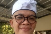 Foto: Kuncen Tampomas, Uyut Anom, menyampaikan sikap penolakan terhadap rencana pengembangan Wilayah Panas Bumi (WPSPE) seluas 22.514 hektare yang mencakup kawasan Gunung Tampomas, Kabupaten Sumedang. 