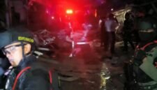 Foto: Personel Brimob dan petugas kepolisian berada di lokasi ledakan di kawasan Pasar Cimanggis, Ciputat, Tangerang Selatan, Rabu (14/10/2026)