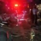 Foto: Personel Brimob dan petugas kepolisian berada di lokasi ledakan di kawasan Pasar Cimanggis, Ciputat, Tangerang Selatan, Rabu (14/10/2026)