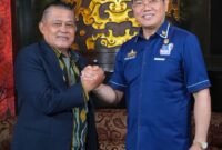 Foto:  Eddy Wijaya berfoto bersama mantan Kepala Lapas Sukamiskin dan Cirebon, Mashudi, dalam sebuah pertemuan. Keduanya membahas persoalan pemasyarakatan, termasuk dugaan perlakuan istimewa terhadap narapidana berduit yang menjadi sorotan dalam tayangan Podcast EdShareOn.