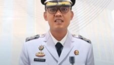 Foto: Lurah Senen Ilyas Adi Bayu.