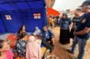 Foto: Wali Kota Administrasi Jakarta Pusat, Drs. Arifin, M.A.P., berdialog dengan warga terdampak kebakaran saat meninjau tenda pengungsian di RT 9 RW 8, Kelurahan Menteng, Jakarta Pusat, Rabu (28/10/2026).