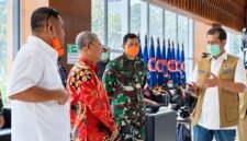 Dari kiri ke kanan: Penulis, Brigjen (Purn.) Achmad Yurianto (Alm. Jubir Covid-19), Kolonel Kristomei Sianturi (Satgas Komunikasi Publik Covid 19, Letjen Doni Monardo (Alm. Kepala BNPB)