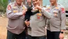 Foto: Polri selamatkan anak beruang madu di Karhutla Kalimantan Tengah, Jumat (23/10/2026). (Istimewa)