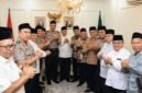 Foto: Pertemuan Kapolri dengan Ketua Umum PBNU KH Abdul Hakim Mahfudz atau Gus Kikin beserta jajaran di kantor PBNU, Kamis (29/10/2026). (Istimewa)
